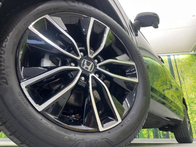 ヴェゼル ｅ：ＨＥＶ　Ｚ　衝突軽減　メーカー純正ナビ　禁煙車　バックカメラ　アダプティブクルーズコントロール　ドラレコ　ＥＴＣ　ブラインドスポットインフォメーション　レーンアシスト　スマートキー（13枚目）