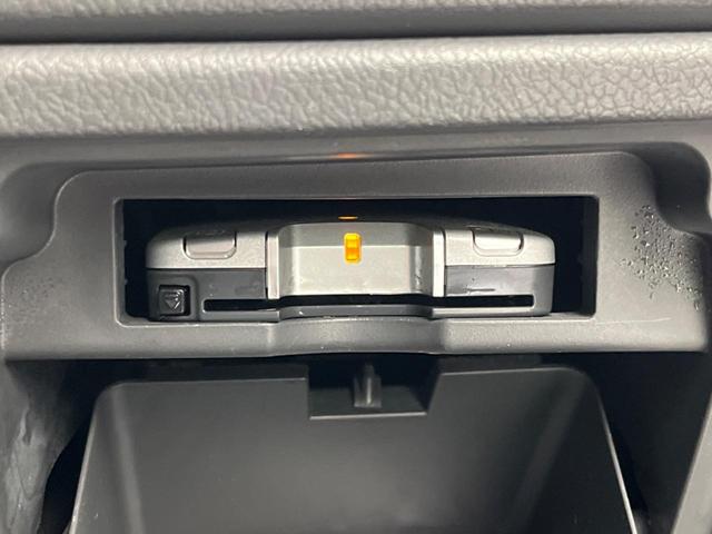 ヴォクシー ＺＳ　煌ＩＩ　両側電動ドア　ＳＤナビ　禁煙車　スマートキー　ＨＩＤヘッド　ビルトインＥＴＣ　純正１５インチアルミ　オートライト　オートエアコン　ＣＤ　ＤＶＤ再生　フルセグ　パドルシフト　ＨＩＤフォグ（6枚目）