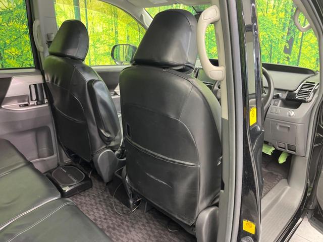 ヴォクシー ＺＳ　煌ＩＩ　両側電動ドア　ＳＤナビ　禁煙車　スマートキー　ＨＩＤヘッド　ビルトインＥＴＣ　純正１５インチアルミ　オートライト　オートエアコン　ＣＤ　ＤＶＤ再生　フルセグ　パドルシフト　ＨＩＤフォグ（35枚目）