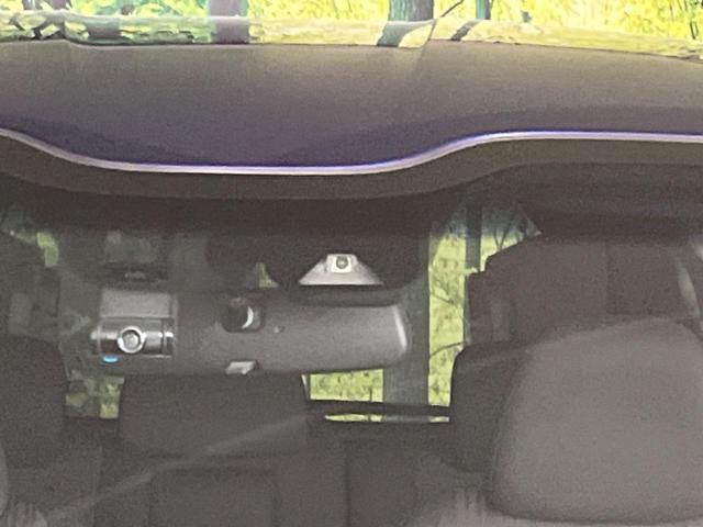 フリード Ｇ・ホンダセンシング　両側電動スライド　衝突軽減　純正ＳＤナビ　後席モニター　バックカメラ　レーダークルーズ　ドラレコ　ＥＴＣ　スマートキー　レーンアシスト　電動格納ミラー　Ｂｌｕｅｔｏｏｔｈ再生　ＣＤ／ＤＶＤ（4枚目）