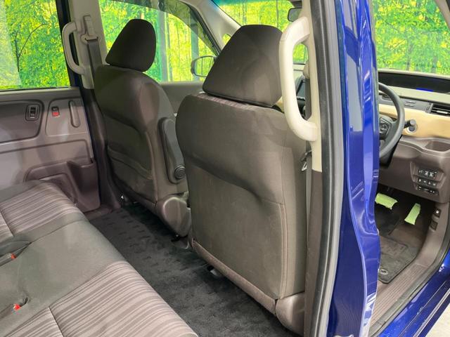 フリード Ｇ・ホンダセンシング　両側電動スライド　衝突軽減　純正ＳＤナビ　後席モニター　バックカメラ　レーダークルーズ　ドラレコ　ＥＴＣ　スマートキー　レーンアシスト　電動格納ミラー　Ｂｌｕｅｔｏｏｔｈ再生　ＣＤ／ＤＶＤ（8枚目）