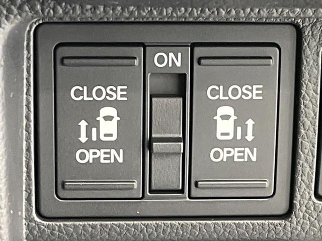 ステップワゴン スパーダ　未登録済未使用車　両側電動スライド　衝突軽減　純正１１．４インチ純正ナビ　バックカメラ　禁煙車　レーダークルーズ　スマートキー　ＬＥＤヘッド　シートヒータ　ハーフレザーシー（3枚目）