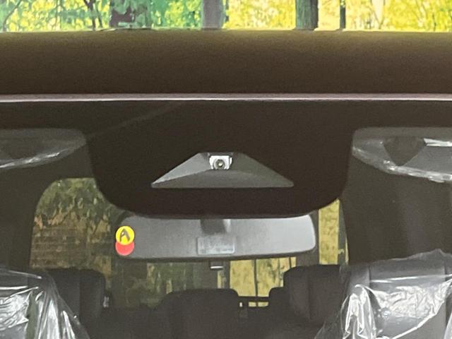 ステップワゴン スパーダ　未登録済未使用車　両側電動スライド　衝突軽減　純正１１．４インチ純正ナビ　バックカメラ　禁煙車　レーダークルーズ　スマートキー　ＬＥＤヘッド　シートヒータ　ハーフレザーシー（4枚目）