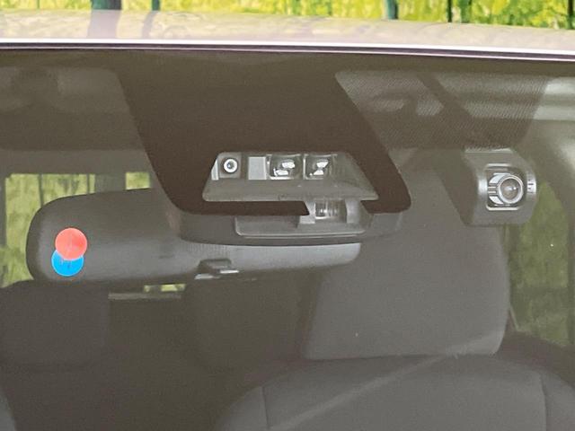 アクア Ｓスタイルブラック　禁煙車　純正ナビ　バックカメラ　Ｂｌｕｅｔｏｏｔｈ　フルセグ　ＥＴＣ　ドライブレコーダー　レーンキープアシスト　スマートキー　コーナーセンサー　オートマチックハイビーム　オートエアコン　ドアバイザー（3枚目）