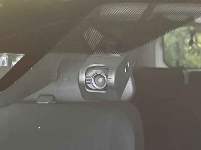 アクア Ｓスタイルブラック　禁煙車　純正ナビ　バックカメラ　Ｂｌｕｅｔｏｏｔｈ　フルセグ　ＥＴＣ　ドライブレコーダー　レーンキープアシスト　スマートキー　コーナーセンサー　オートマチックハイビーム　オートエアコン　ドアバイザー（7枚目）