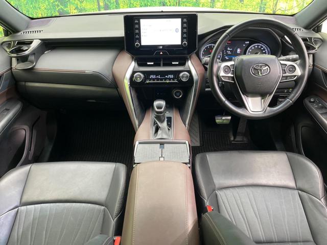 ハリアー Ｇ　衝突軽減　純正８型ディスプレイオーディオ　バックカメラ　レーダークルーズ　禁煙車　ＥＴＣ　Ｂｌｕｅｔｏｏｔｈ　ドラレコ　デジタルインナーミラー　ハーフレザーシート　ＬＥＤヘッド　パワーシート（2枚目）