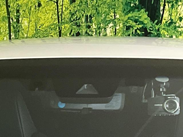 ハリアー Ｇ　衝突軽減　純正８型ディスプレイオーディオ　バックカメラ　レーダークルーズ　禁煙車　ＥＴＣ　Ｂｌｕｅｔｏｏｔｈ　ドラレコ　デジタルインナーミラー　ハーフレザーシート　ＬＥＤヘッド　パワーシート（3枚目）