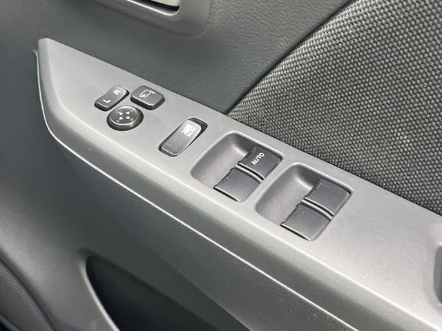 �y�d���i�[�~���[�z�T�C�h�~���[�͓d���i�[���ƂȂ��Ă���A�������ԏ�ł��L�Y�������X�N��}�����܂��B