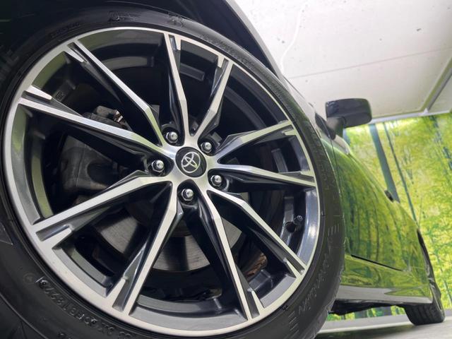 �y�����P�V�C���`�A���~�z�C�[���z�O�ςɃ}�b�`���������A���~�z�C�[���𑕒����Ă���܂��B�e��ЊO�A���~�z�C�[����A�X�^�b�h���X�^�C�����戵�����Ă���܂��B���񂲑��k����������