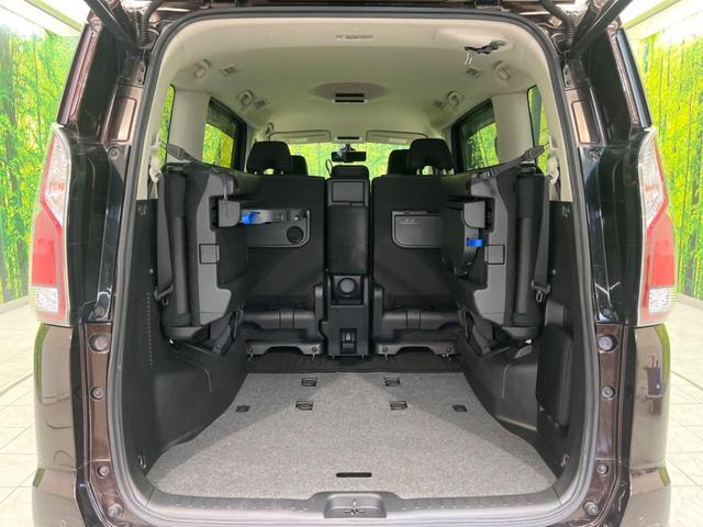 セレナ ハイウェイスター　両側電動スライド　衝突軽減　禁煙車　純正ＳＤナビ　全周囲カメラ　レーダークルーズ　ＥＴＣ　ＬＥＤヘッド　オートライト　デュアルエアコン　スマートキー　レーンアシスト　クリアランスソナー（11枚目）