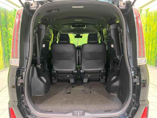 ノア Ｓｉ　ダブルバイビー　両側電動スライド　後席モニター　衝突軽減　９インチＳＤナビ　バックカメラ　禁煙車　クルコン　ドラレコ　ＥＴＣ　オートマチックハイビーム　ＬＥＤヘッド　レーンアシスト　スマートキー（11枚目）