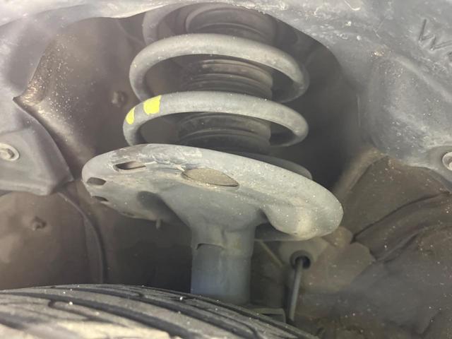 ノア Ｓｉ　ダブルバイビー　両側電動スライド　後席モニター　衝突軽減　９インチＳＤナビ　バックカメラ　禁煙車　クルコン　ドラレコ　ＥＴＣ　オートマチックハイビーム　ＬＥＤヘッド　レーンアシスト　スマートキー（20枚目）