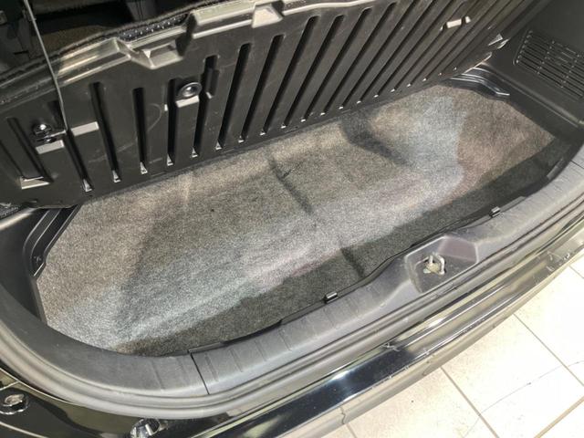 ノア Ｓｉ　ダブルバイビー　両側電動スライド　後席モニター　衝突軽減　９インチＳＤナビ　バックカメラ　禁煙車　クルコン　ドラレコ　ＥＴＣ　オートマチックハイビーム　ＬＥＤヘッド　レーンアシスト　スマートキー（30枚目）