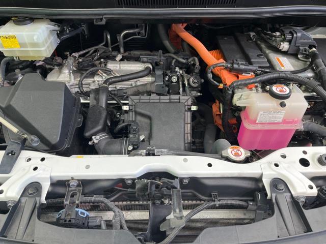 ノア ハイブリッドＳｉ　ダブルバイビー　両側電動スライドドア　純正９インチナビ　バックカメラ　衝突警報装置　禁煙車　ハーフレザーシート　パワーバックドア　シートヒーター　レーンキープ　ＬＥＤヘッドライト　スマートキー　ＥＴＣ（19枚目）