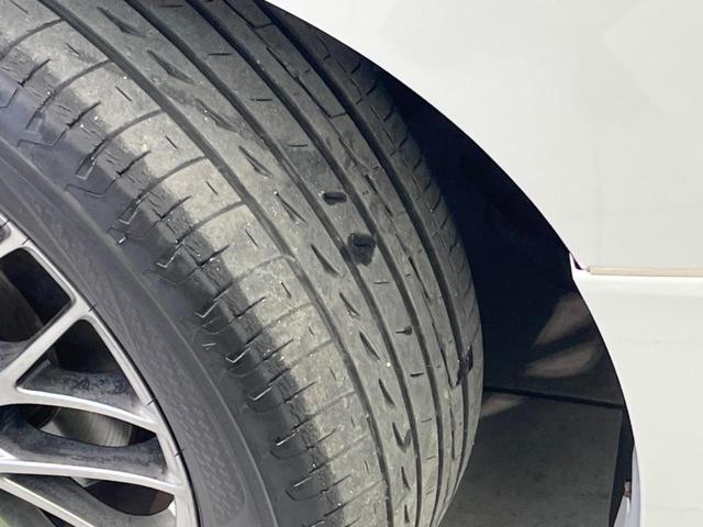 ノア ハイブリッドＳｉ　ダブルバイビー　両側電動スライドドア　純正９インチナビ　バックカメラ　衝突警報装置　禁煙車　ハーフレザーシート　パワーバックドア　シートヒーター　レーンキープ　ＬＥＤヘッドライト　スマートキー　ＥＴＣ（22枚目）