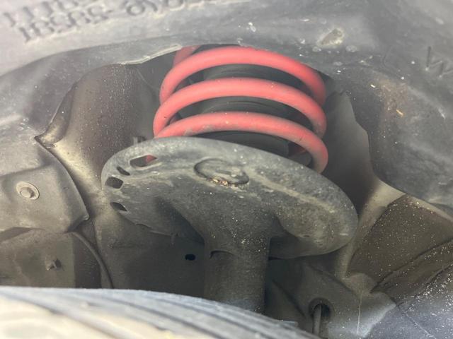 ノア ハイブリッドＳｉ　ダブルバイビー　両側電動スライドドア　純正９インチナビ　バックカメラ　衝突警報装置　禁煙車　ハーフレザーシート　パワーバックドア　シートヒーター　レーンキープ　ＬＥＤヘッドライト　スマートキー　ＥＴＣ（23枚目）