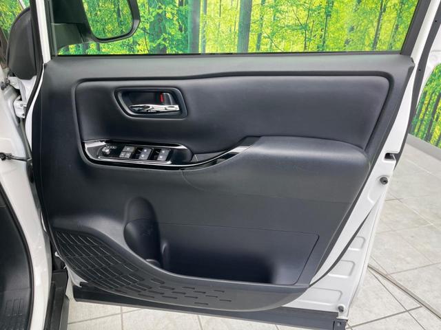 ノア ハイブリッドＳｉ　ダブルバイビー　両側電動スライドドア　純正９インチナビ　バックカメラ　衝突警報装置　禁煙車　ハーフレザーシート　パワーバックドア　シートヒーター　レーンキープ　ＬＥＤヘッドライト　スマートキー　ＥＴＣ（33枚目）