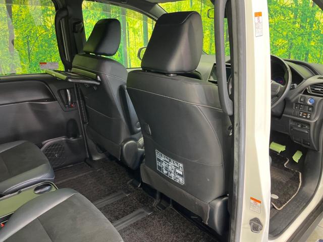 ノア ハイブリッドＳｉ　ダブルバイビー　両側電動スライドドア　純正９インチナビ　バックカメラ　衝突警報装置　禁煙車　ハーフレザーシート　パワーバックドア　シートヒーター　レーンキープ　ＬＥＤヘッドライト　スマートキー　ＥＴＣ（40枚目）