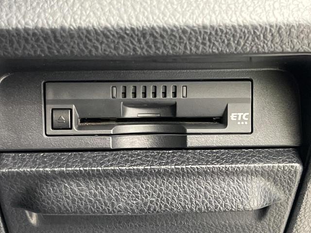 ノア ハイブリッドＳｉ　ダブルバイビー　両側電動スライドドア　純正９インチナビ　バックカメラ　衝突警報装置　禁煙車　ハーフレザーシート　パワーバックドア　シートヒーター　レーンキープ　ＬＥＤヘッドライト　スマートキー　ＥＴＣ（43枚目）