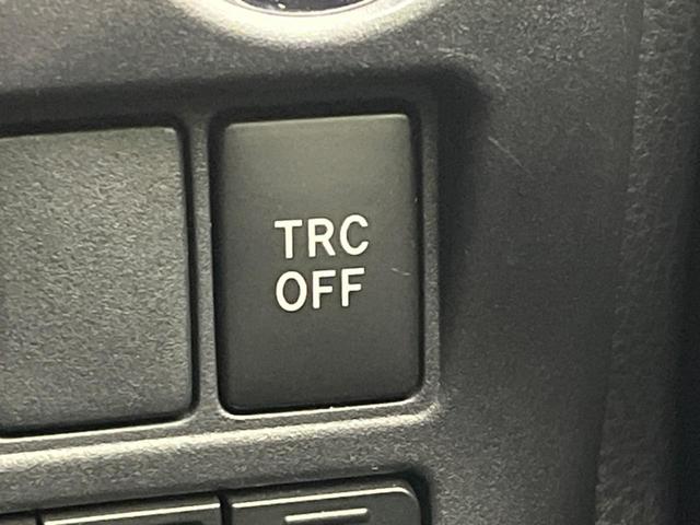 ノア ハイブリッドＳｉ　ダブルバイビー　両側電動スライドドア　純正９インチナビ　バックカメラ　衝突警報装置　禁煙車　ハーフレザーシート　パワーバックドア　シートヒーター　レーンキープ　ＬＥＤヘッドライト　スマートキー　ＥＴＣ（64枚目）