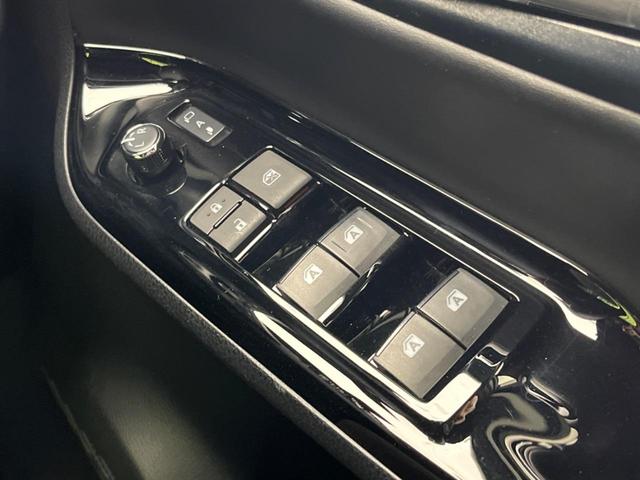 ノア ハイブリッドＳｉ　ダブルバイビー　両側電動スライドドア　純正９インチナビ　バックカメラ　衝突警報装置　禁煙車　ハーフレザーシート　パワーバックドア　シートヒーター　レーンキープ　ＬＥＤヘッドライト　スマートキー　ＥＴＣ（65枚目）