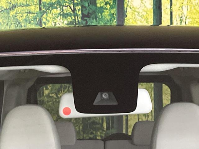 ルークス Ｓ　純正９インチナビ　衝突被害軽減システム　禁煙車　コーナーセンサー　オートハイビーム　車線逸脱警報　オートライト　Ｂｌｕｅｔｏｏｔｈ　ＣＤ　ＤＶＤ再生　フルセグ　プライバシーガラス　アイドリングストップ（4枚目）