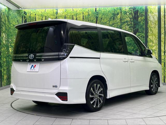 ヴォクシー ハイブリッドＳ－Ｚ　１４インチ後席モニター　両側電動スライドドア　衝突軽減装置　純正１０．５インチナビ　レーダークルーズコントロール　バックカメラ　ＥＴＣ２．０　フルセグ　シートヒーター　ハーフレザーシート　ＬＥＤヘッド（17枚目）