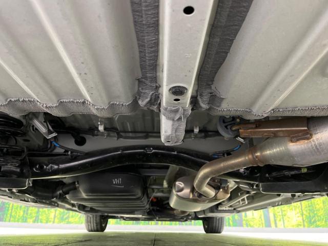 ヴォクシー ハイブリッドＳ－Ｚ　１４インチ後席モニター　両側電動スライドドア　衝突軽減装置　純正１０．５インチナビ　レーダークルーズコントロール　バックカメラ　ＥＴＣ２．０　フルセグ　シートヒーター　ハーフレザーシート　ＬＥＤヘッド（19枚目）