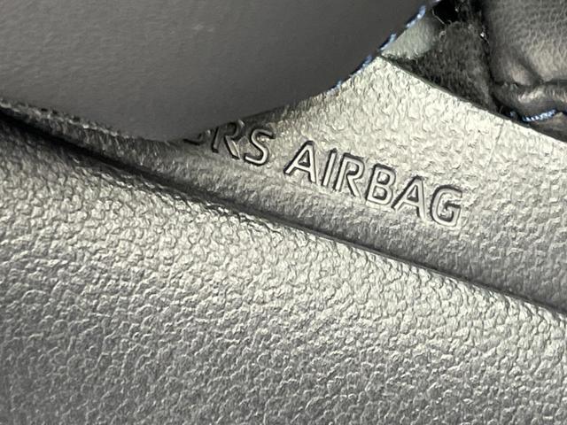 ヴォクシー ハイブリッドＳ－Ｚ　１４インチ後席モニター　両側電動スライドドア　衝突軽減装置　純正１０．５インチナビ　レーダークルーズコントロール　バックカメラ　ＥＴＣ２．０　フルセグ　シートヒーター　ハーフレザーシート　ＬＥＤヘッド（40枚目）