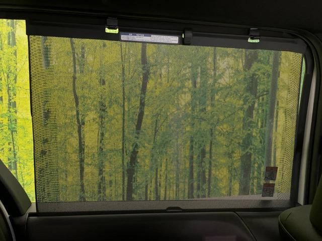 ヴォクシー ハイブリッドＳ－Ｚ　１４インチ後席モニター　両側電動スライドドア　衝突軽減装置　純正１０．５インチナビ　レーダークルーズコントロール　バックカメラ　ＥＴＣ２．０　フルセグ　シートヒーター　ハーフレザーシート　ＬＥＤヘッド（43枚目）