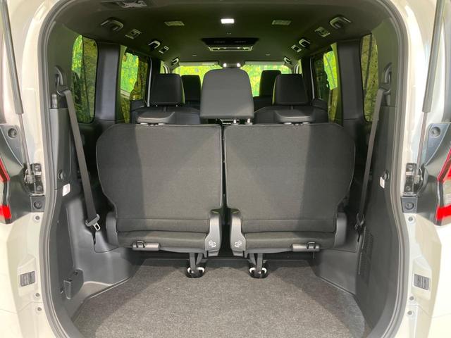 ���i�̂���������ʋ΁A���}���ɏ\���ȉ׎��X�y�[�X���m�ۂ��Ă���܂��B�T�[�h�V�[�g�𒵂ˏグ��ƁA�傫�ȉו��̐ύڂ��\�ł���