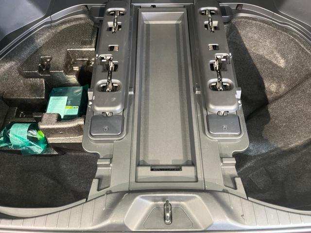 ヴェルファイアハイブリッド Ｚ　プレミア　ガラスルーフ　後席モニター　両側電動スライド　衝突軽減　１４インチナビ　全周囲カメラ　禁煙車　１００Ｖ電源　デジタルインナーミラー　レーダークルーズ　ドラレコ　ＥＴＣ　オットマン　本革（35枚目）