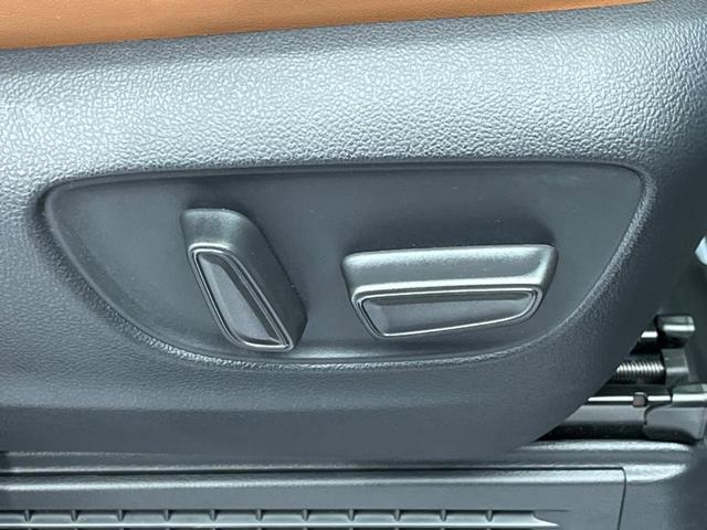 ヴェルファイアハイブリッド Ｚ　プレミア　ガラスルーフ　後席モニター　両側電動スライド　衝突軽減　１４インチナビ　全周囲カメラ　禁煙車　１００Ｖ電源　デジタルインナーミラー　レーダークルーズ　ドラレコ　ＥＴＣ　オットマン　本革（40枚目）