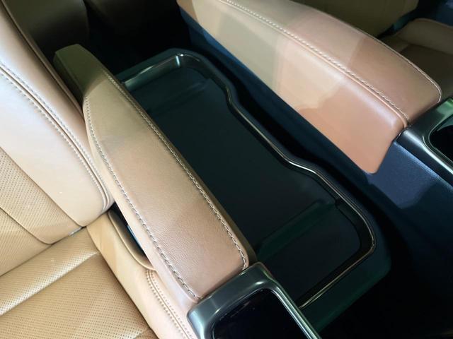 ヴェルファイアハイブリッド Ｚ　プレミア　ガラスルーフ　後席モニター　両側電動スライド　衝突軽減　１４インチナビ　全周囲カメラ　禁煙車　１００Ｖ電源　デジタルインナーミラー　レーダークルーズ　ドラレコ　ＥＴＣ　オットマン　本革（42枚目）