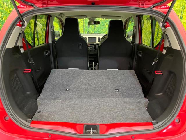 ���i�̂���������ʋ΁A���}���ɏ\���ȉ׎��X�y�[�X���m�ۂ��Ă���܂��B�Z�J���h�V�[�g��|���ƁA�傫�ȉו��̐ύڂ��\�ł���