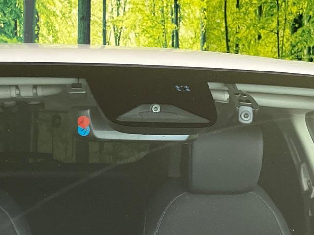 ヴェゼル ｅ：ＨＥＶ　Ｚ　純正９インチナビ　衝突軽減装置　禁煙車　バックカメラ　ブラインドスポットモニター　レーダークルーズコントロール　パワーバックドア　ＥＴＣ　Ｂｌｕｅｔｏｏｔｈ　フルセグ　シートヒーター　ドラレコ（5枚目）