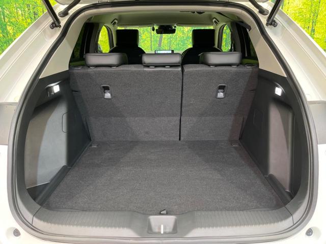 ヴェゼル ｅ：ＨＥＶ　Ｚ　純正９インチナビ　衝突軽減装置　禁煙車　バックカメラ　ブラインドスポットモニター　レーダークルーズコントロール　パワーバックドア　ＥＴＣ　Ｂｌｕｅｔｏｏｔｈ　フルセグ　シートヒーター　ドラレコ（10枚目）