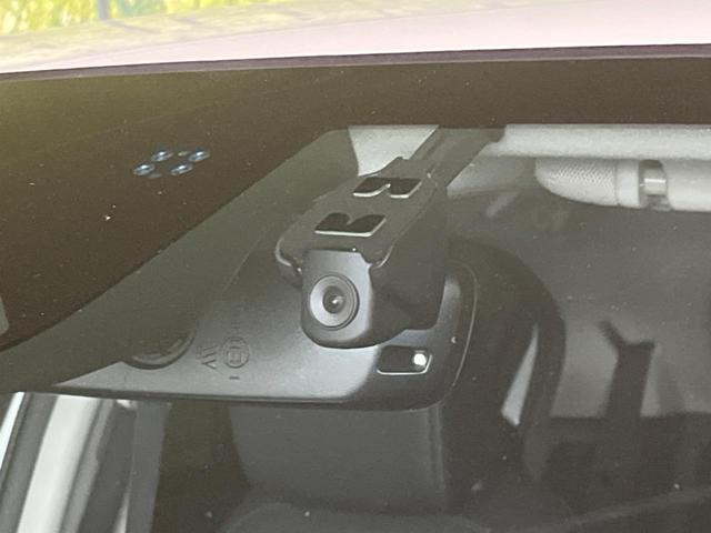 ヴェゼル ｅ：ＨＥＶ　Ｚ　純正９インチナビ　衝突軽減装置　禁煙車　バックカメラ　ブラインドスポットモニター　レーダークルーズコントロール　パワーバックドア　ＥＴＣ　Ｂｌｕｅｔｏｏｔｈ　フルセグ　シートヒーター　ドラレコ（21枚目）