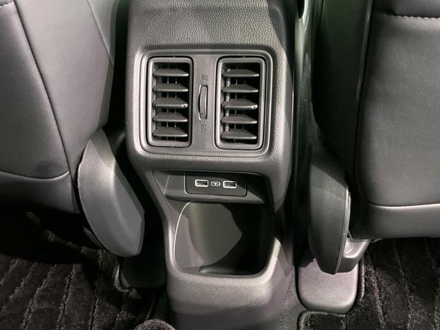 ヴェゼル ｅ：ＨＥＶ　Ｚ　純正９インチナビ　衝突軽減装置　禁煙車　バックカメラ　ブラインドスポットモニター　レーダークルーズコントロール　パワーバックドア　ＥＴＣ　Ｂｌｕｅｔｏｏｔｈ　フルセグ　シートヒーター　ドラレコ（42枚目）