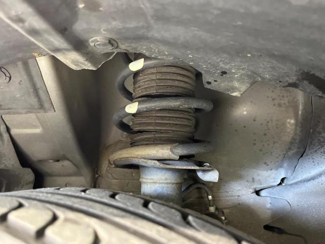 ノート Ｘ　ＤＩＧ－Ｓ　衝突軽減装置　禁煙車　純正ナビ　全周囲カメラ　スマートキー　ＥＴＣ　Ｂｌｕｅｔｏｏｔｈ　フルセグ　オートライト　オートエアコン　ＬＥＤヘッド　ステアリングスイッチ　アイドリングストップ（20枚目）