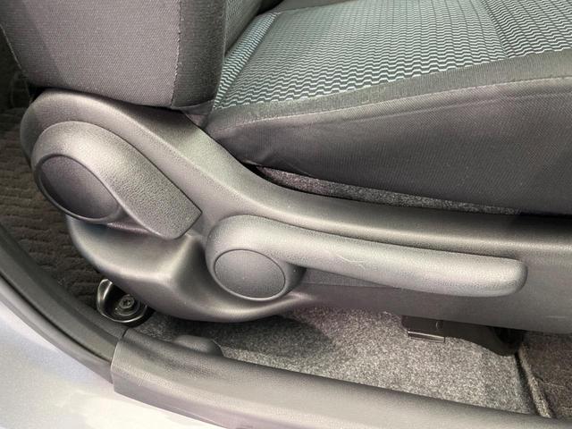 ノート Ｘ　純正ＳＤナビ　禁煙車　ドラレコ　ＥＴＣ　スマートキー　ＨＩＤヘッド　電動格納ミラー　ＣＤ再生　アイドリングストップ　盗難防止システム　プライバシーＧ　頸部衝突緩和ヘッドレスト（35枚目）