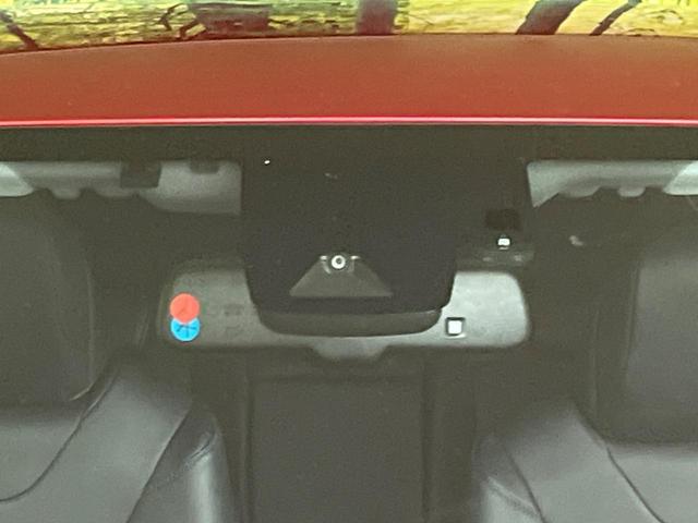 プリウス Aツーリングセレクション 衝突軽減 純正9インチナビ バックカメラ 禁煙車 レーダークルーズ シートヒーター ETC レーンアシスト クリアランスソナー LEDヘッド オートマチックハイビーム オートライト オート(3枚目)