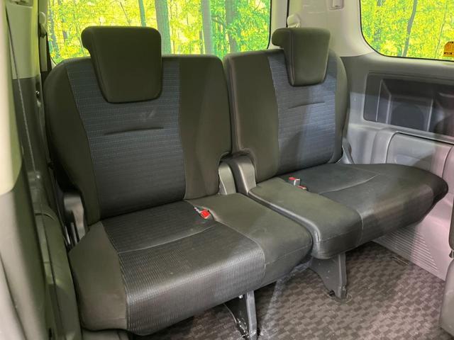 ヴォクシー ＺＳ　煌ＩＩ　両側電動スライド　純正ナビ　ＥＴＣ　禁煙車　パドルシフト　ＨＩＤヘッド　オートライト　スマートキー　デュアルエアコン　ＣＤ／ＤＶＤ再生　盗難防止システム　電動格納ミラー（10枚目）