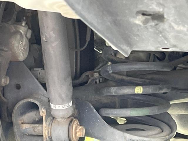 ヴォクシー ＺＳ　煌ＩＩ　両側電動スライド　純正ナビ　ＥＴＣ　禁煙車　パドルシフト　ＨＩＤヘッド　オートライト　スマートキー　デュアルエアコン　ＣＤ／ＤＶＤ再生　盗難防止システム　電動格納ミラー（21枚目）