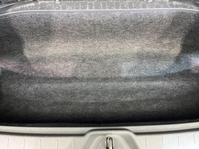 ヴォクシー ＺＳ　煌ＩＩ　両側電動スライド　純正ナビ　ＥＴＣ　禁煙車　パドルシフト　ＨＩＤヘッド　オートライト　スマートキー　デュアルエアコン　ＣＤ／ＤＶＤ再生　盗難防止システム　電動格納ミラー（26枚目）