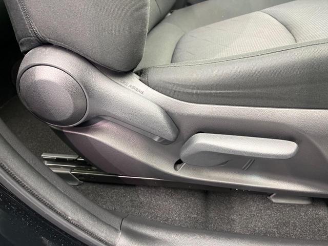 RAV4 X 衝突軽減装置 禁煙車 レーダークルーズ SDナビ バックカメラ ETC Bluetooth再生 フルセグ ドライブレコーダー LEDヘッドライト クリアランスソナー スマートキー(38枚目)