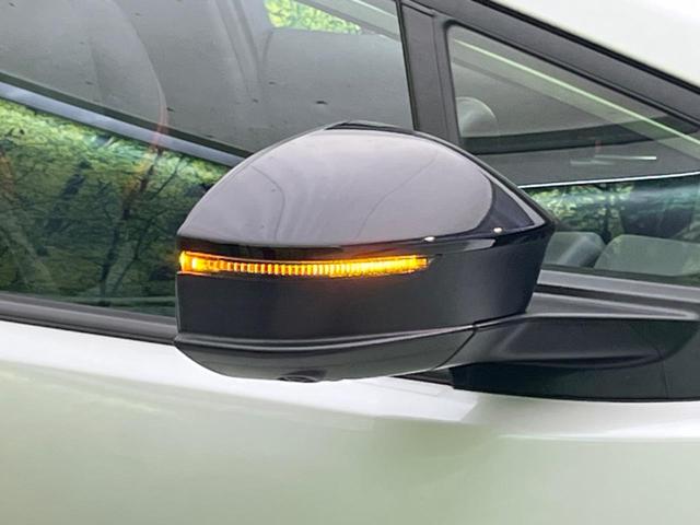 プリウス Ｚ　ガラスルーフ　全周囲カメラ　衝突被害軽減システム　レーダークルーズ　禁煙車　電動リアゲート　前席シートエアコン　パワーシート　コーナーセンサー　スマートキー　ＬＥＤヘッド　ＥＴＣ２．０（23枚目）