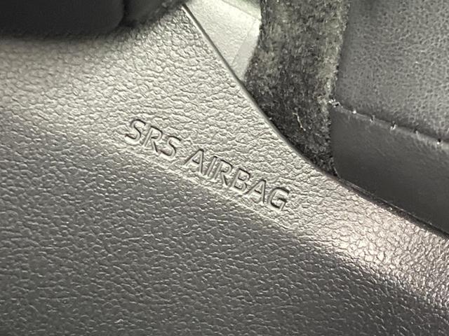 プリウス Ｚ　ガラスルーフ　全周囲カメラ　衝突被害軽減システム　レーダークルーズ　禁煙車　電動リアゲート　前席シートエアコン　パワーシート　コーナーセンサー　スマートキー　ＬＥＤヘッド　ＥＴＣ２．０（40枚目）