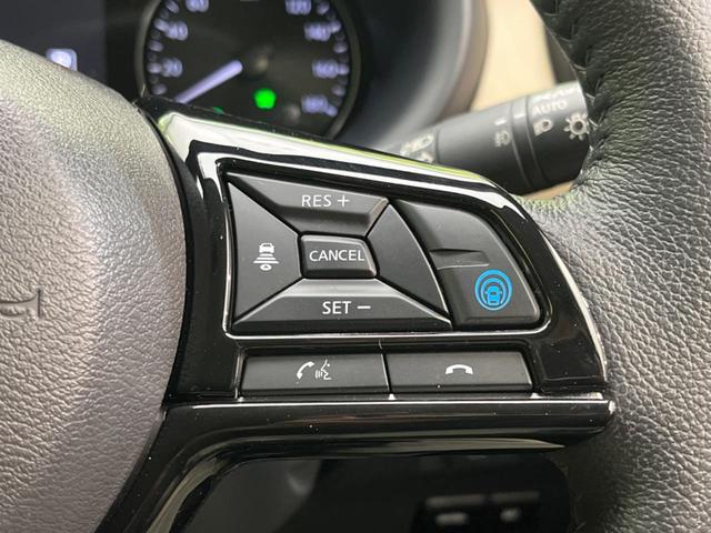 キックス Ｘ　ツートーンインテリアエディション　プロパイロット　衝突軽減装置　禁煙車　１０インチナビ　全周囲カメラ　ＥＴＣ　Ｂｌｕｅｔｏｏｔｈ　フルセグ　スマートキー　シートヒーター　デジタルインナーミラー　ＬＥＤヘッドライト　ＬＥＤフォグランプ（3枚目）