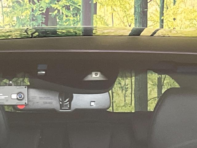 �y�z���_�Z���V���O�z���s���ɑO���̎ԗ�����F�����A�Փ˂������Ȏ��͌x��ƃu���[�L�ŏՓˉ���Ɣ�Q�y�����A�V�X�g�B�����S�Ƀh���C�u�����y���݂��������܂��B